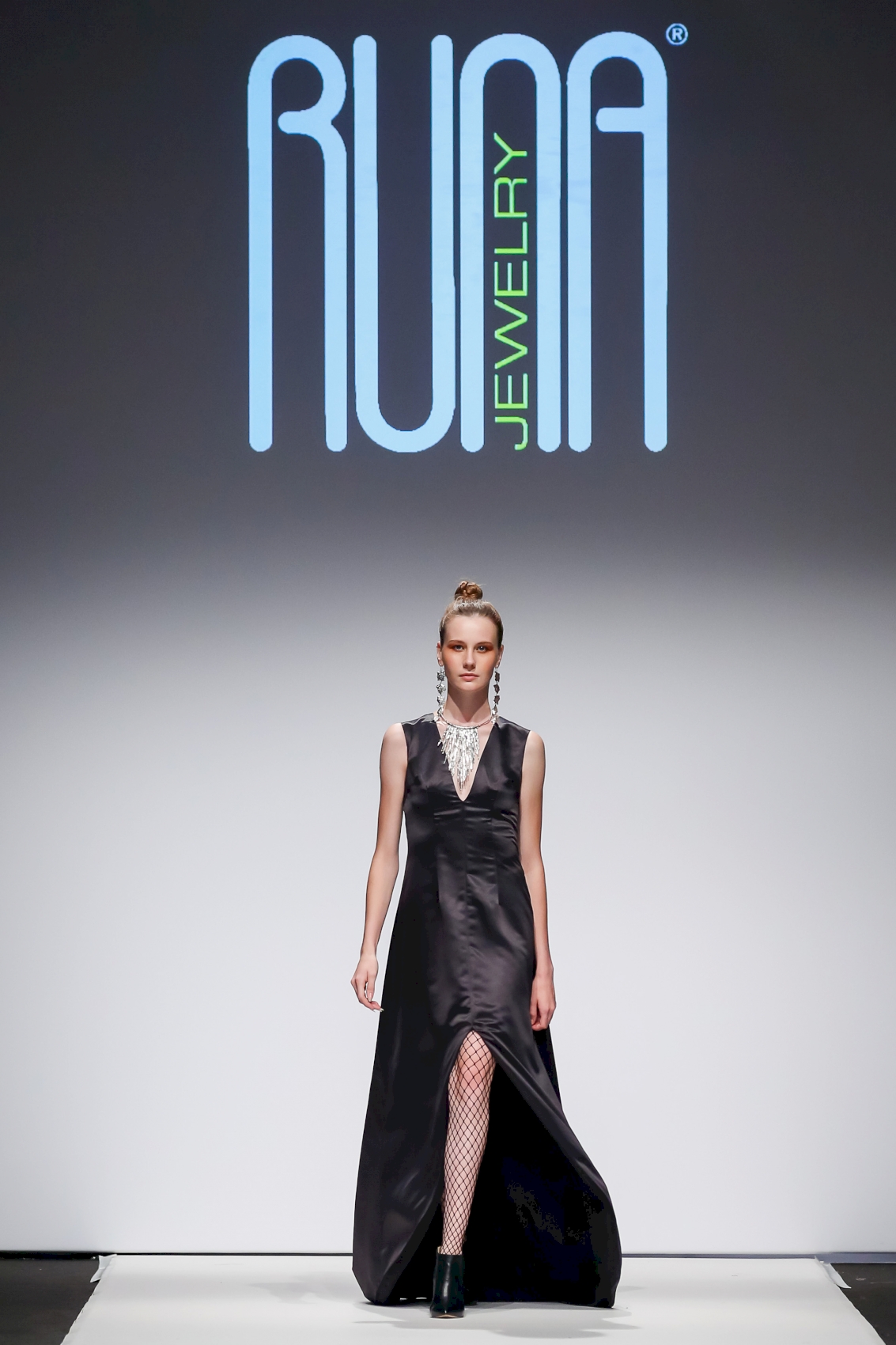 Runi Palar - MQ Vienna Fashion Week 18