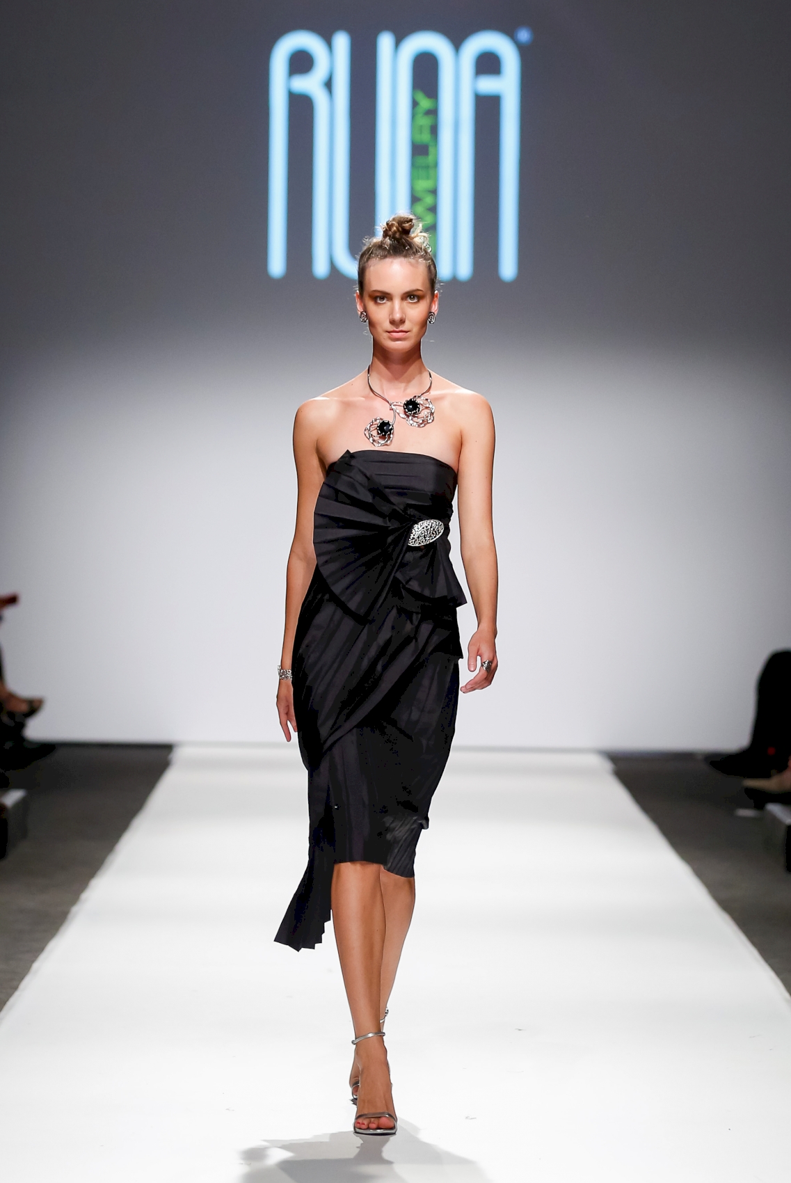 Runi Palar - MQ Vienna Fashion Week 18