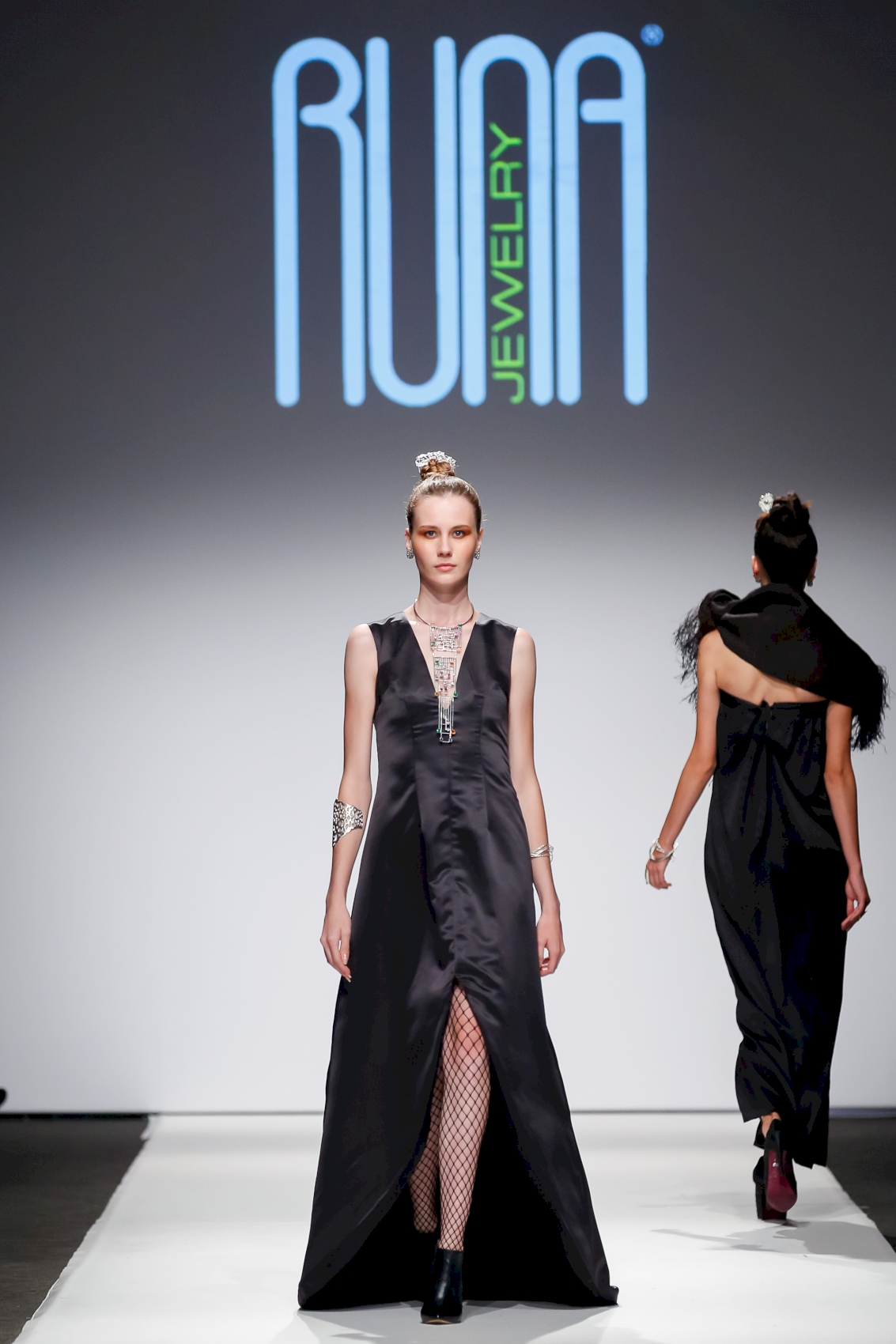 Runi Palar - MQ Vienna Fashion Week 18